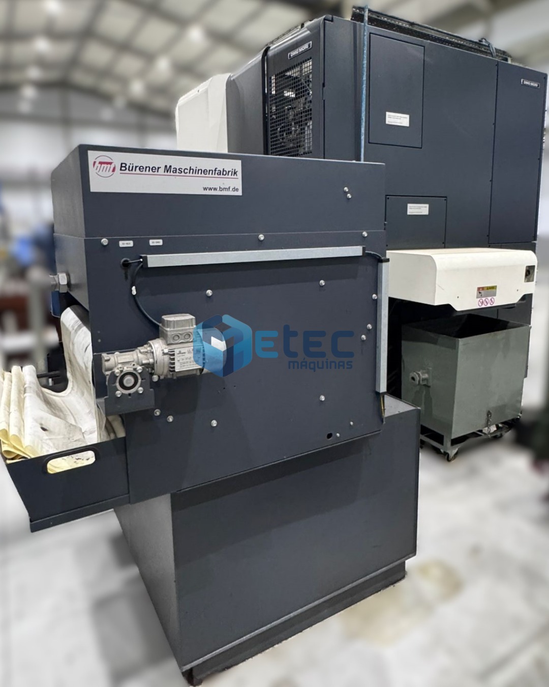 Centro de Usinagem 5 Eixos DMG DMU 65