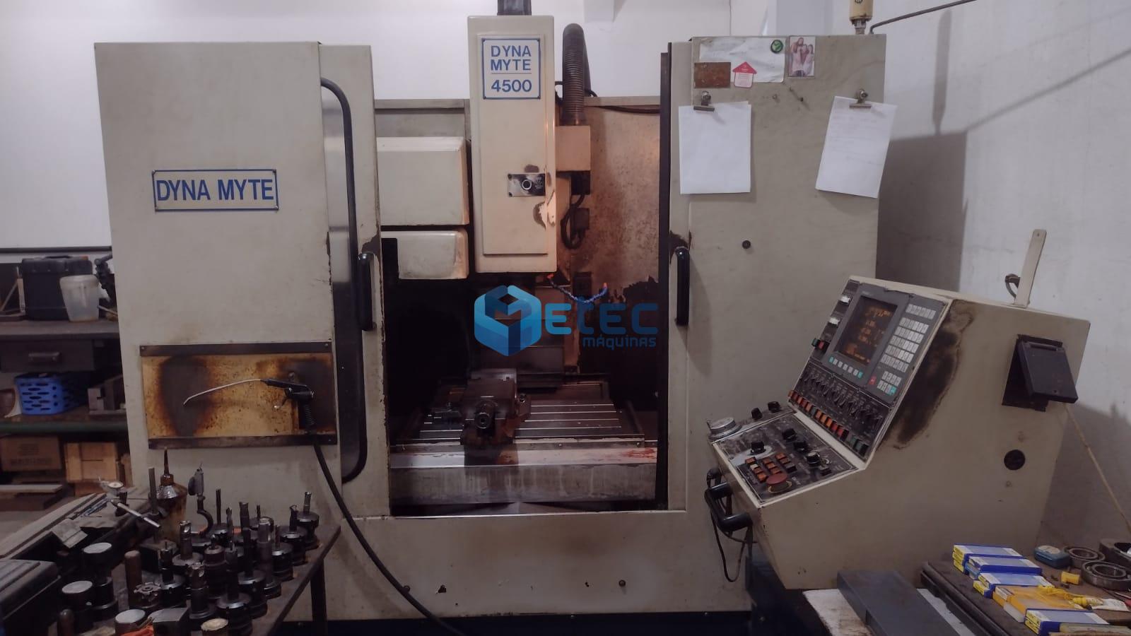 Centro de Usinagem Dyna Myte 4500