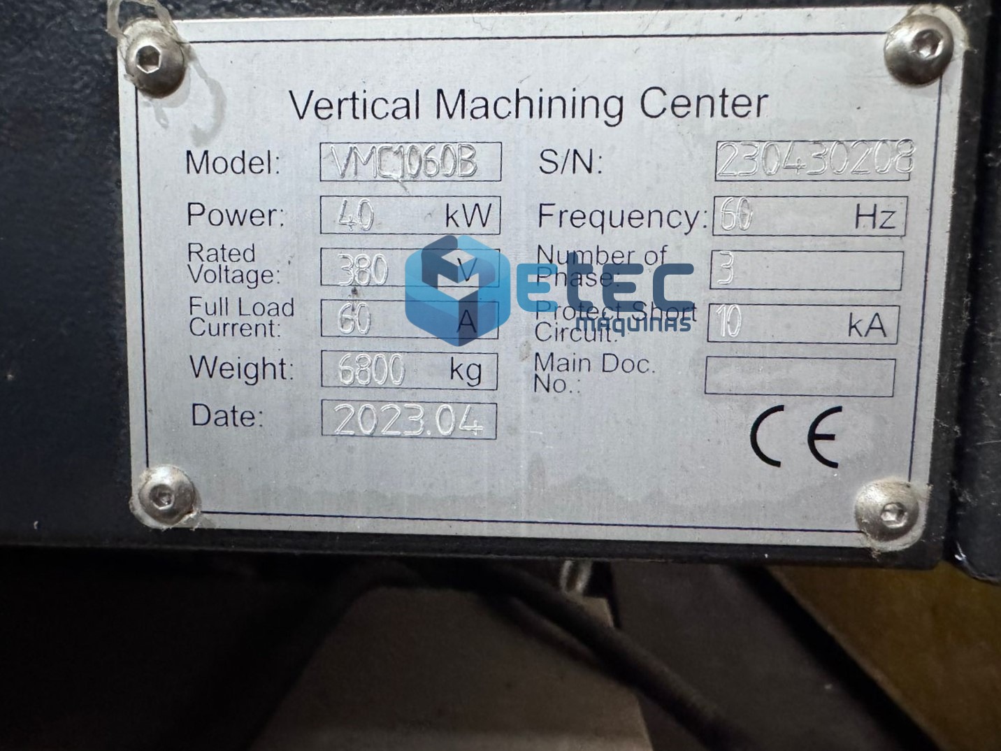 Centro de Usinagem Okada OKM1060