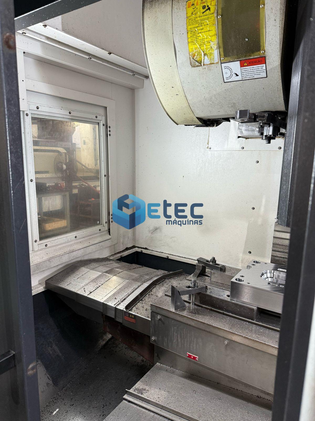 Centro de Usinagem Okada OVM-1060B