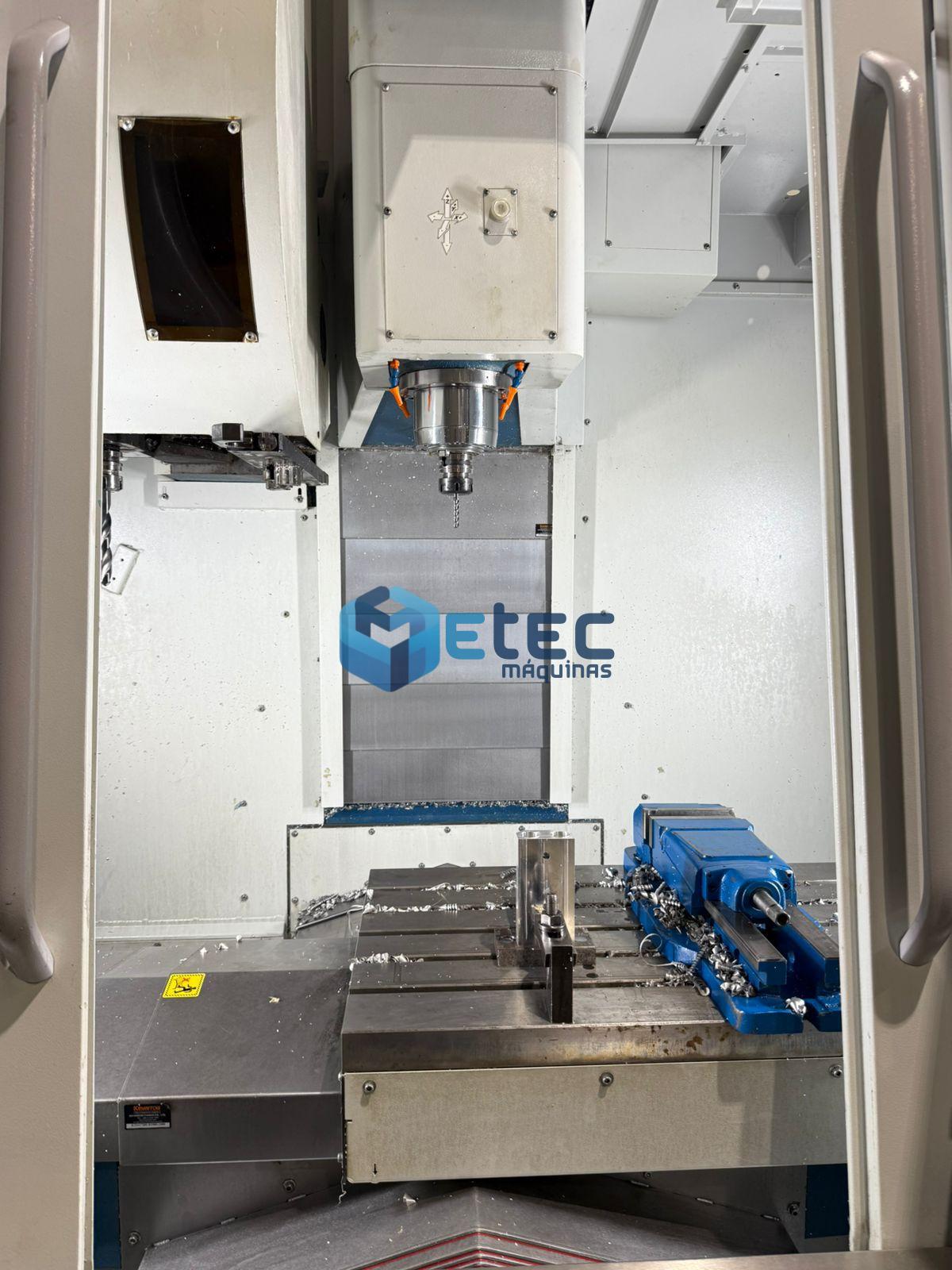 Centro de Usinagem Romi D800 + 4° Eixo - Nova Geração