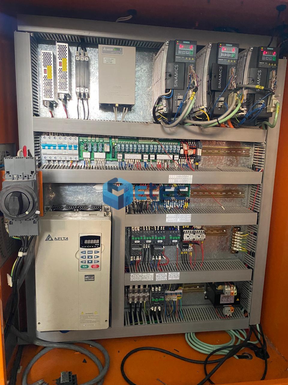 Centro de Usinagem Veker CVK-1500D