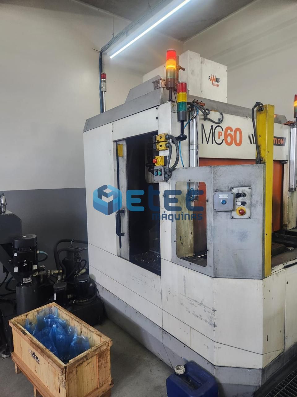 Centro de Usinagem Vertical Duplo Pallet Famup MC60