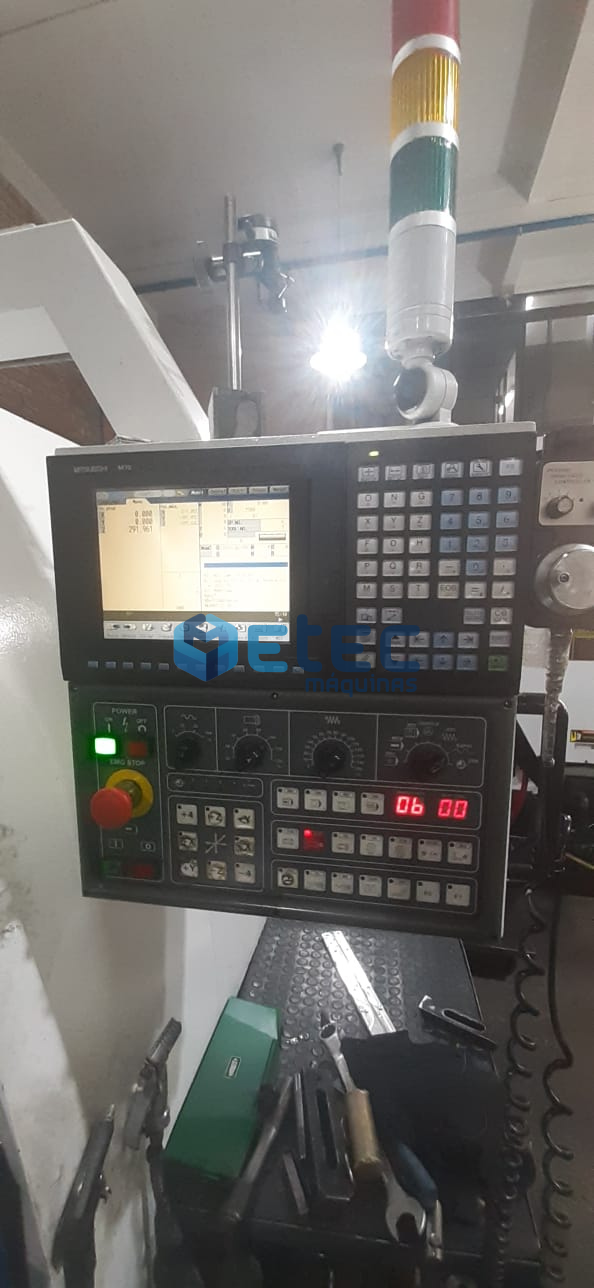 Centro de Usinagem Vertical Extron M4C 11