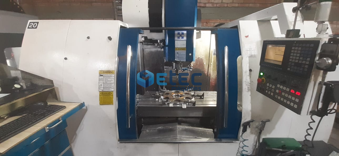 Centro de Usinagem Vertical Extron M4C 11