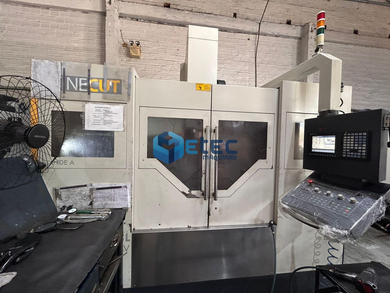 Centro de Usinagem Vertical Finecut Com 4° Eixo Detron