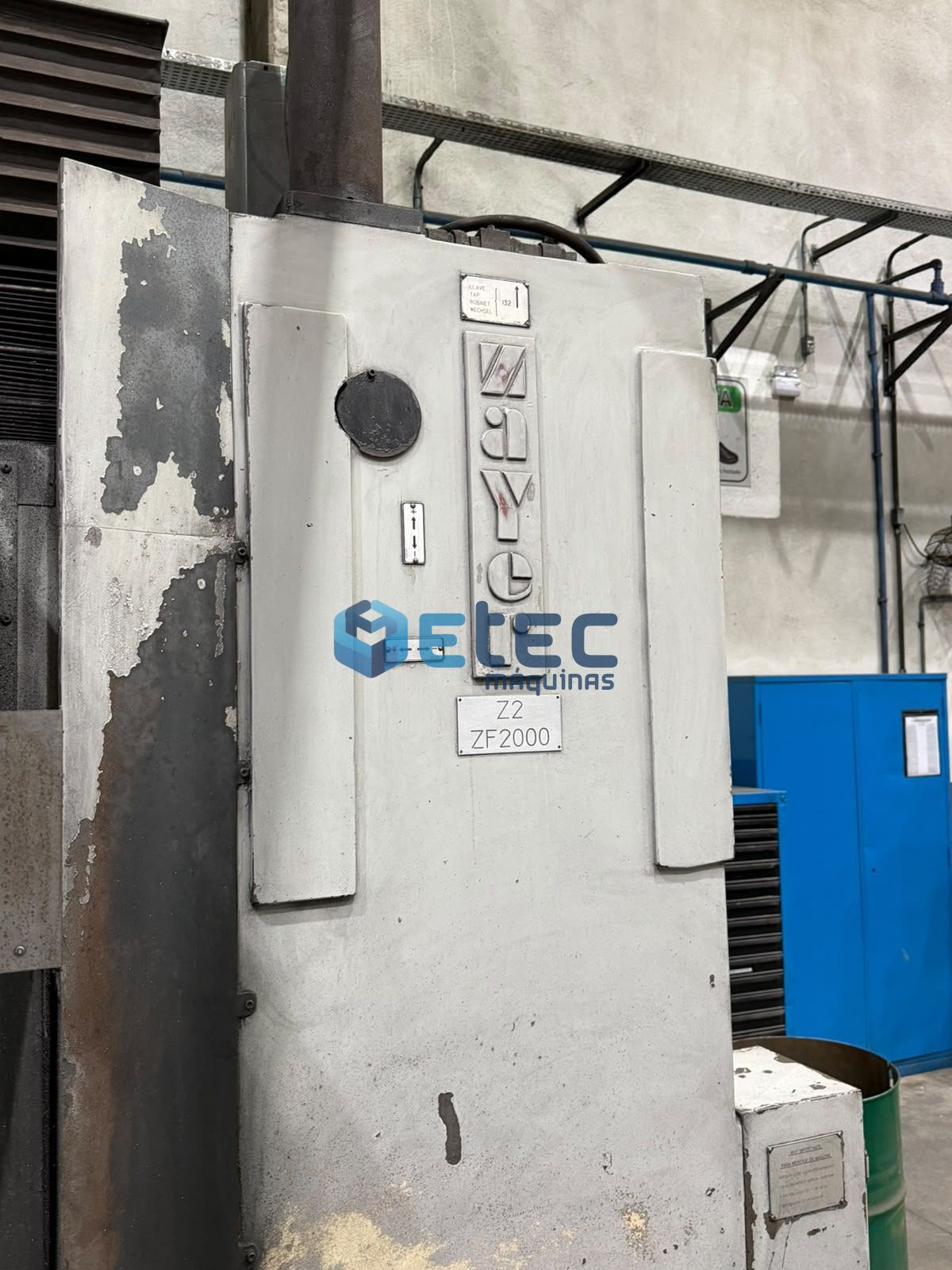 Centro de Usinagem Vertical High Speed Mikron VCP 800