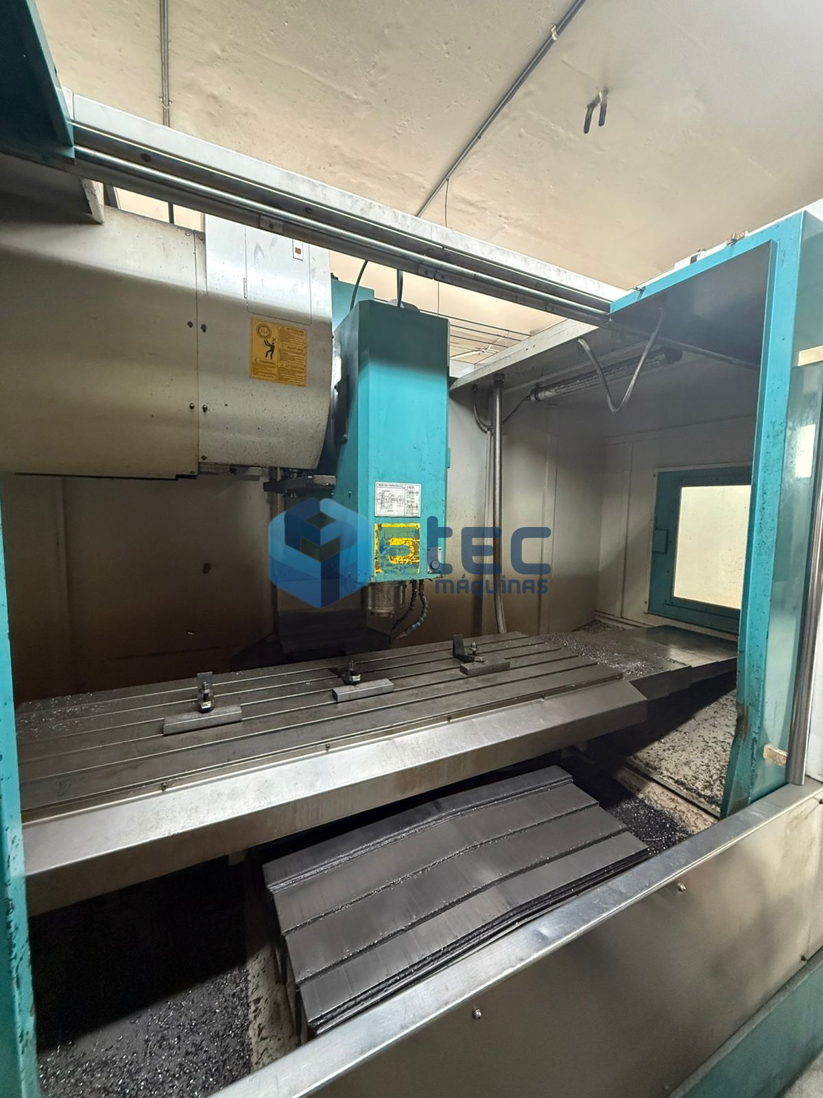 Centro de Usinagem Vertical Sinitron VMC-1500