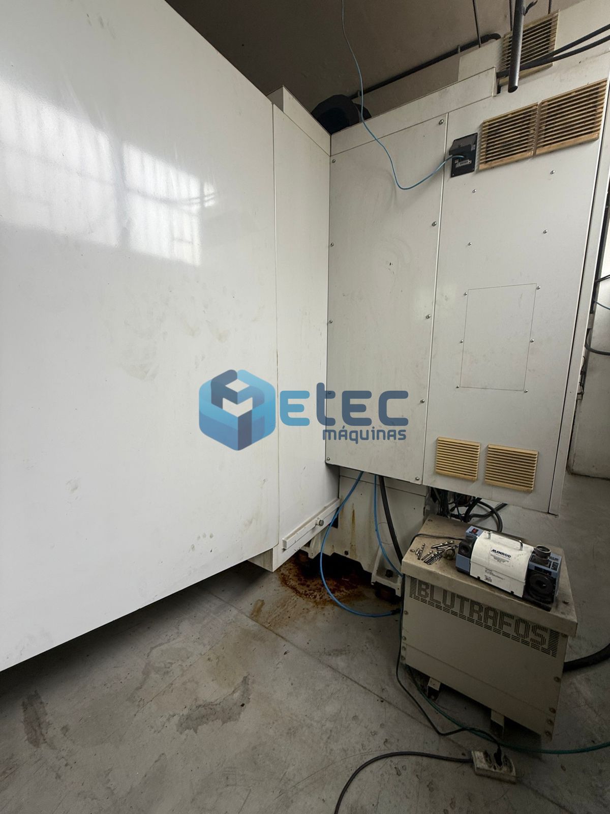 Centro de Usinagem Vertical Sinitron VMC-1500