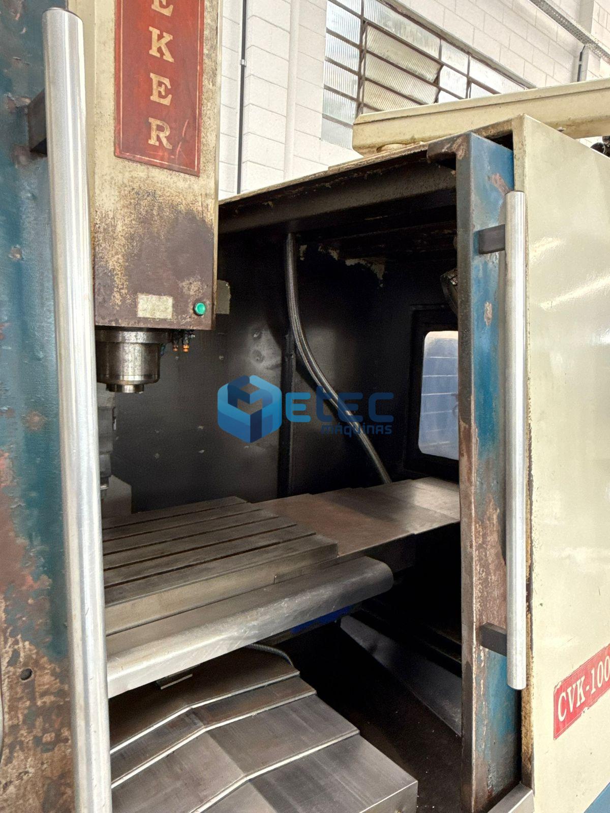 Centro de Usinagem Veker CVK1000D