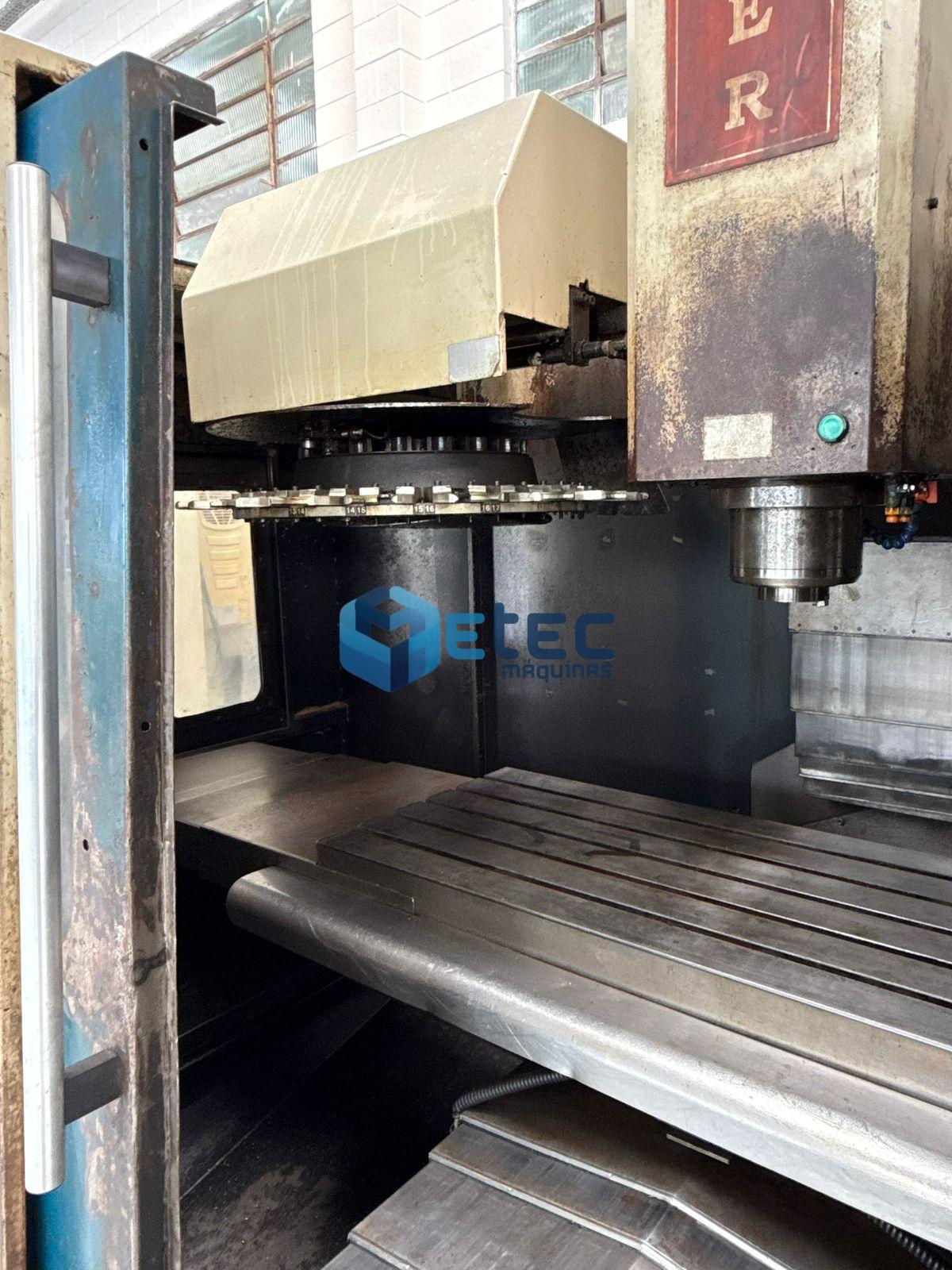 Centro de Usinagem Veker CVK1000D