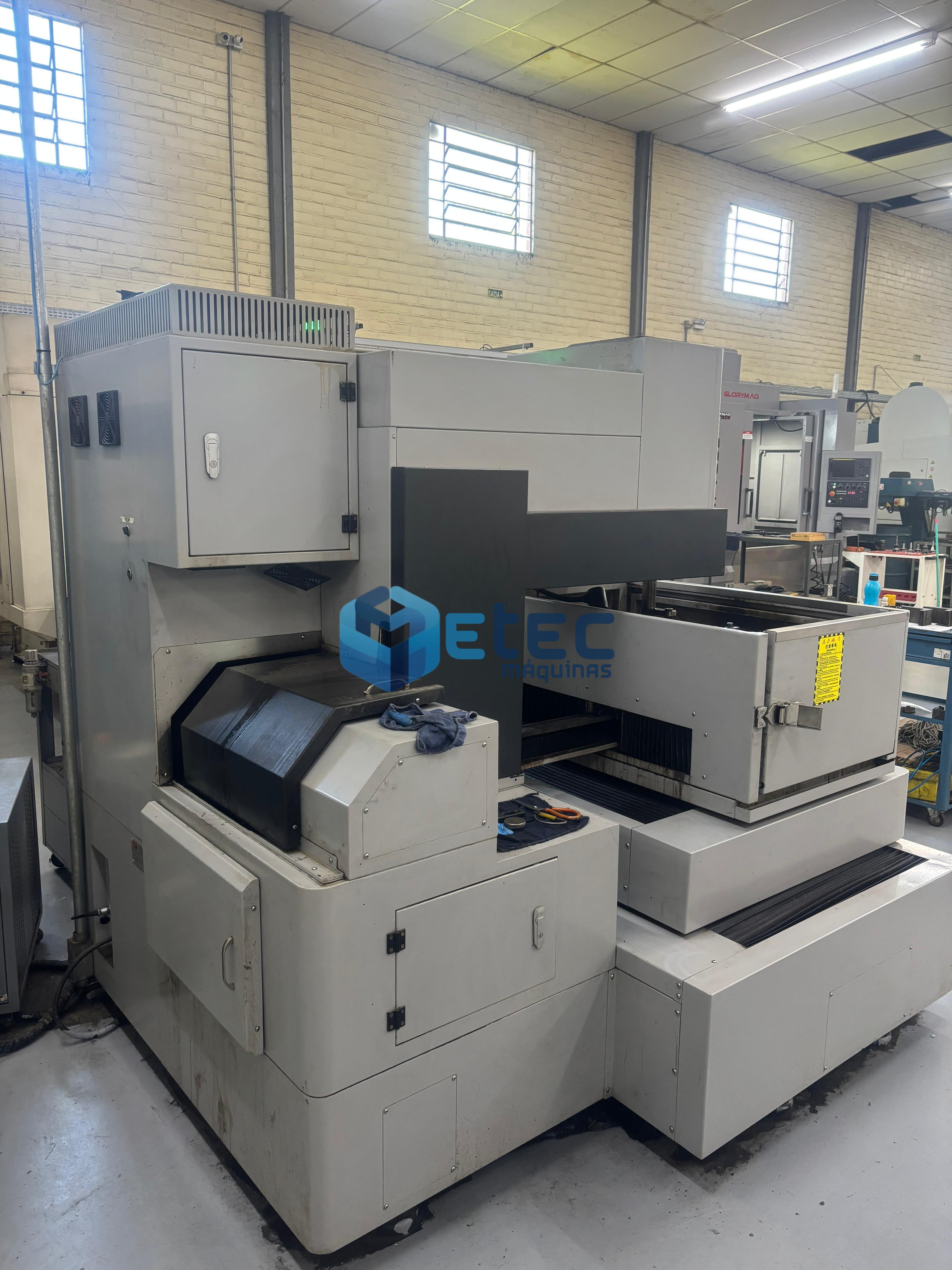 Eletroerosão a Fio Resitron RTW 5M