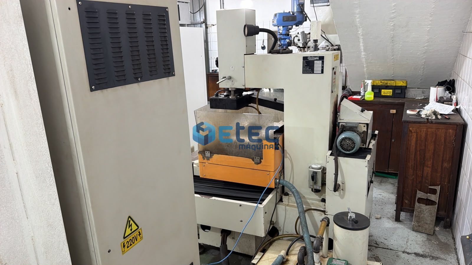 Eletroerosão Corte a Fio Molibdênio Electrocut Novick AR1300