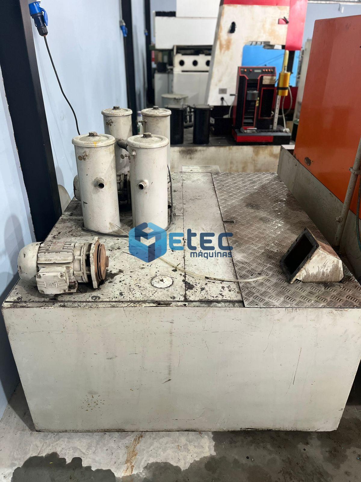 Eletroerosão Penetração Portal Engemaq EDM 1000 NC