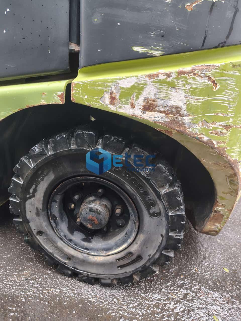 Empilhadeira Clark CL 2,5ton