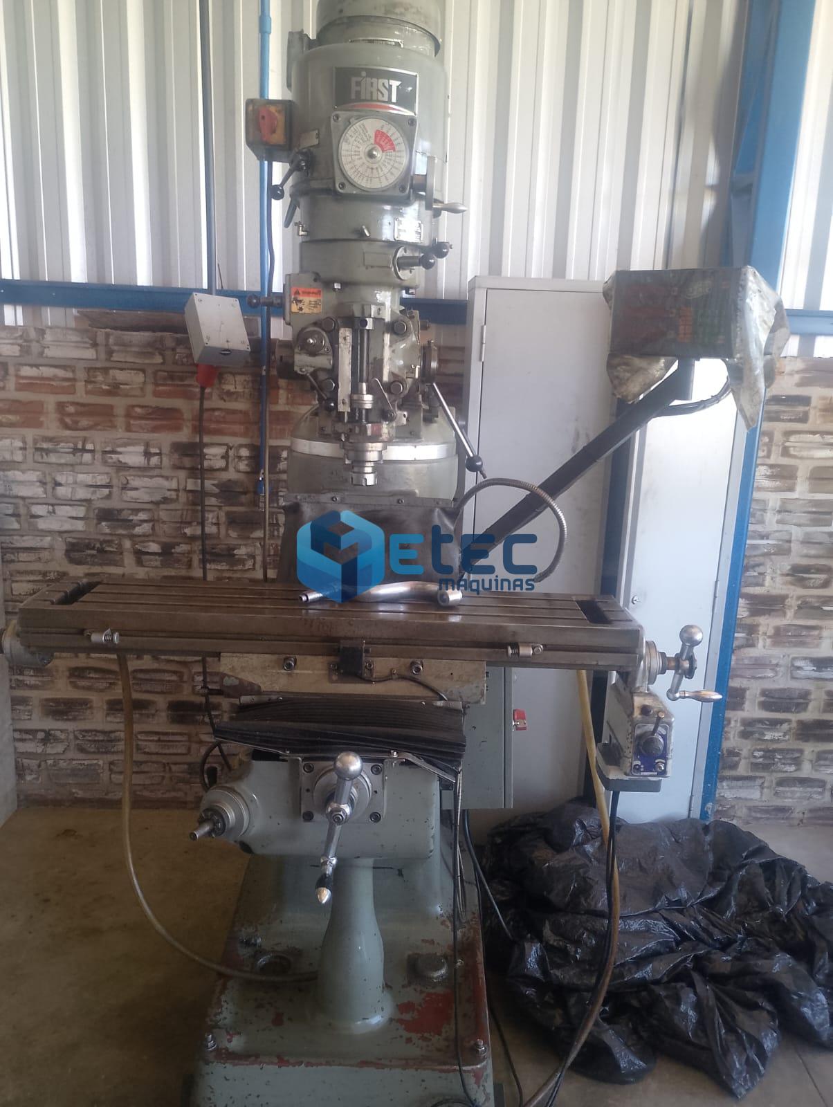 Fresadora Ferramenteira Convencional FIRST Com Digital