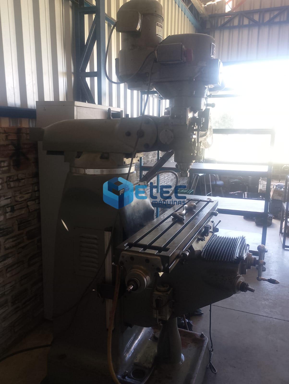 Fresadora Ferramenteira Convencional FIRST Com Digital