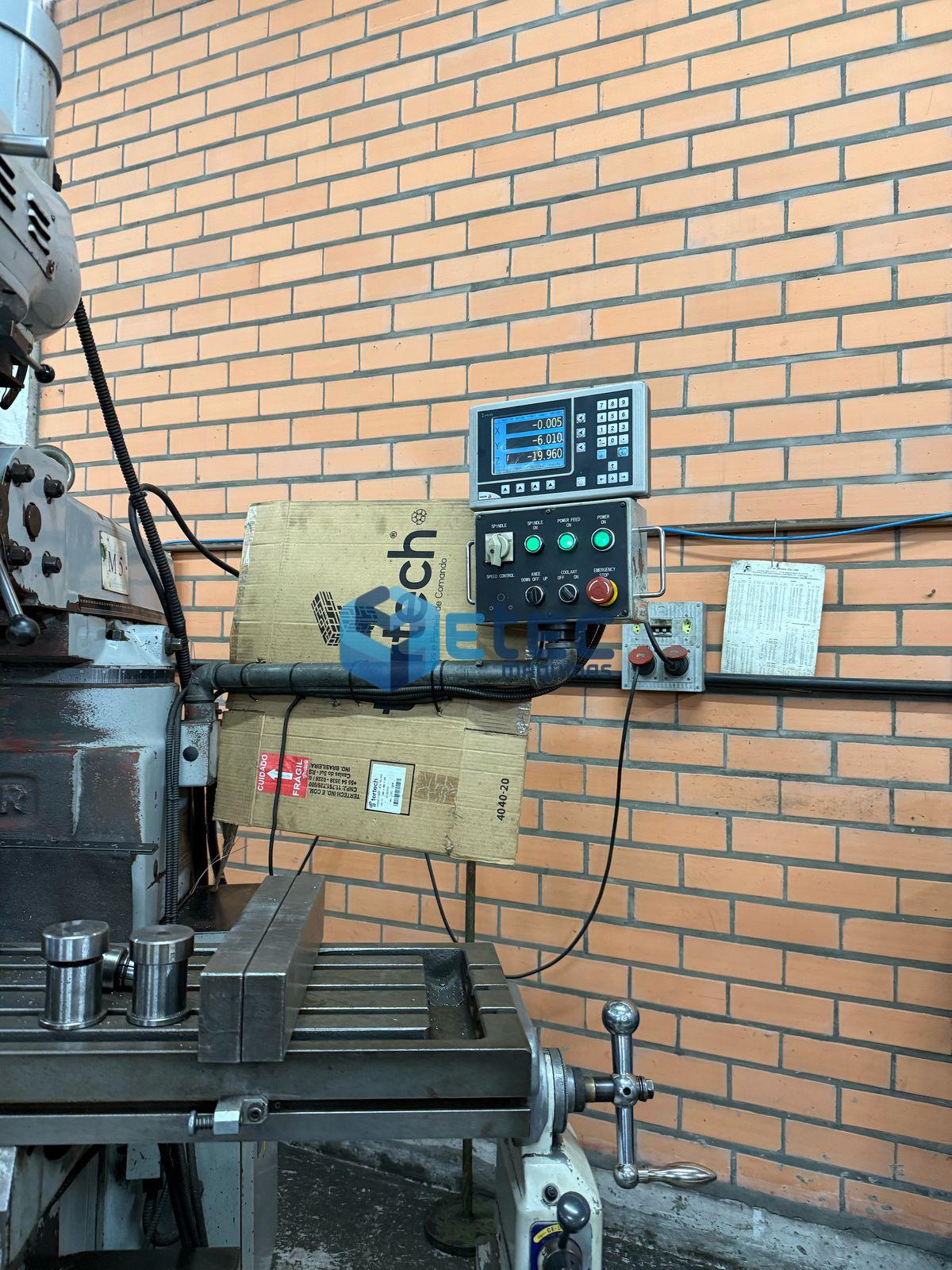 Fresadora Ferramenteira King Rich KR-V3000