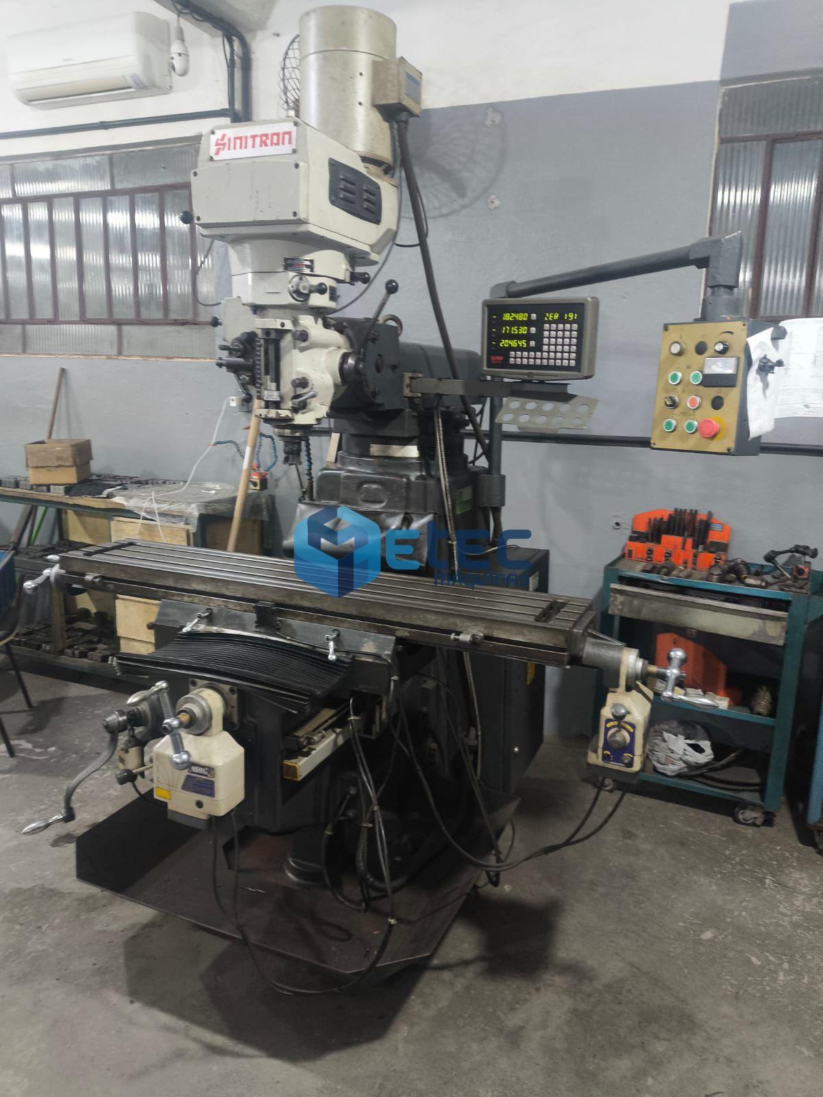 Fresadora Ferramenteira Sinitron SI4 - ISO40