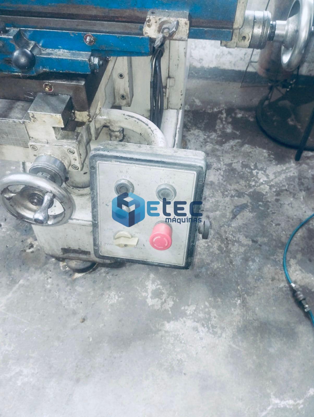 Fresadora Universal ISO 40