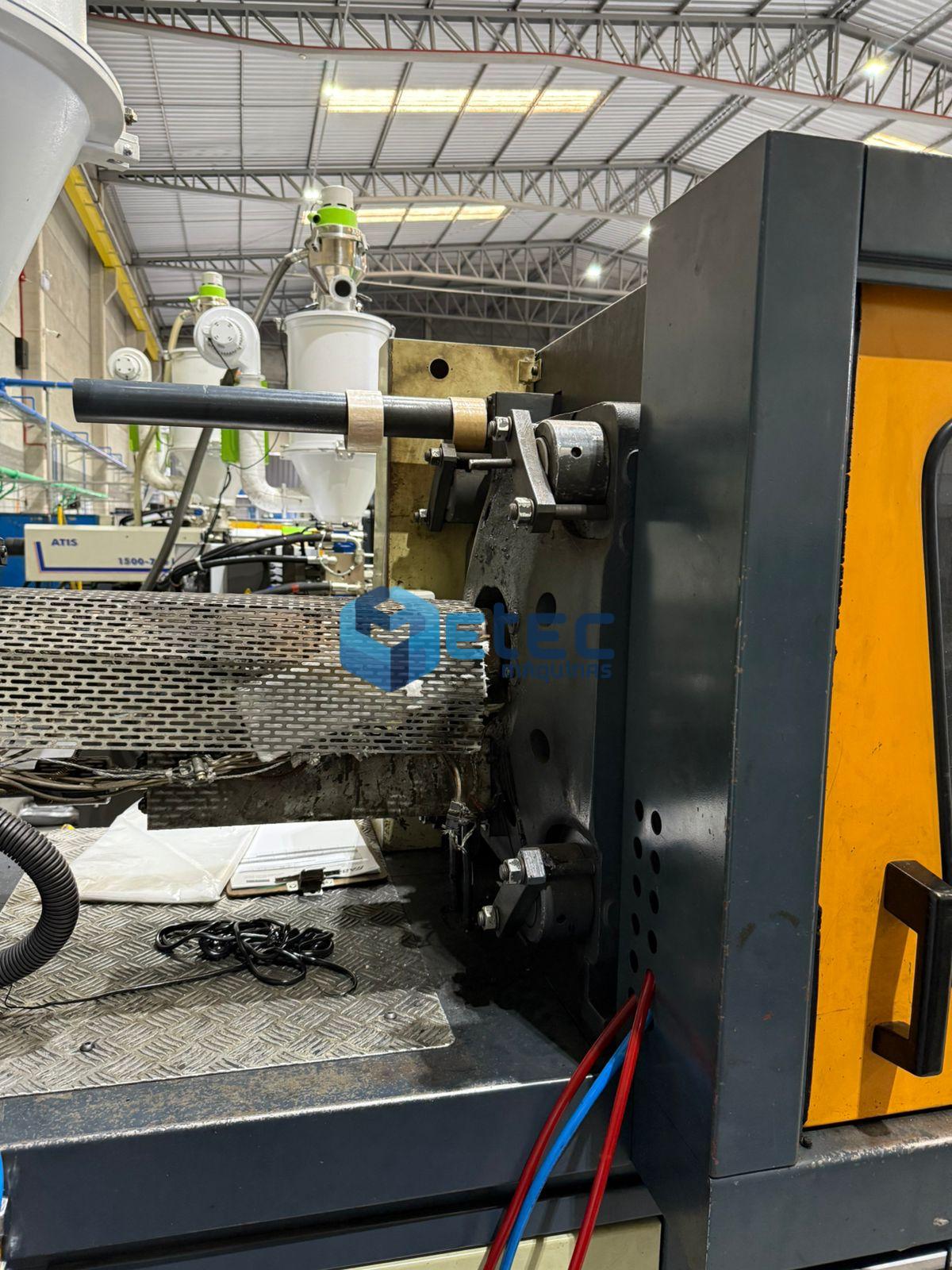 Injetora de Plástico Himaco 110T / 1100-410