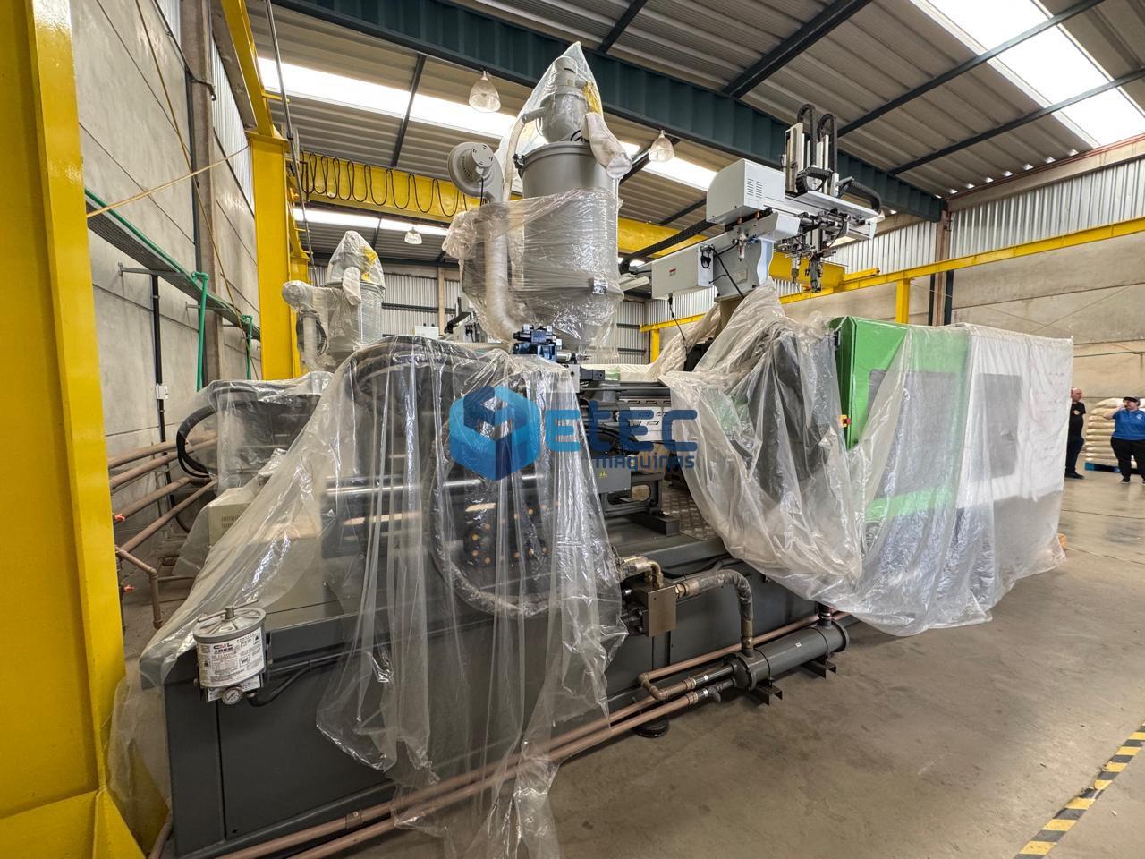 Injetora de Plástico WELLTEC 320Se II - com Robô