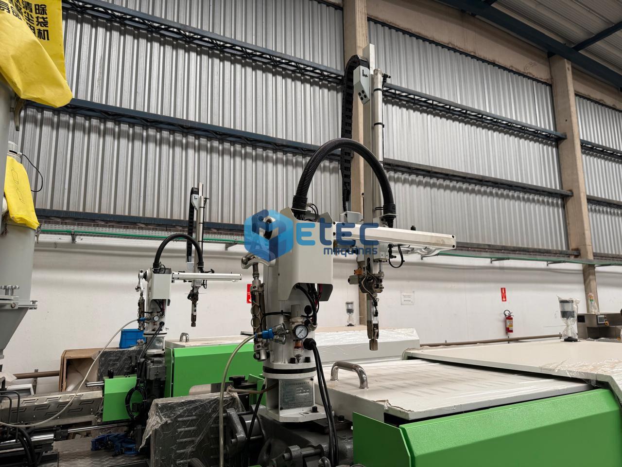 Injetora de Plástico WELLTEC - 90Se II - com Robô