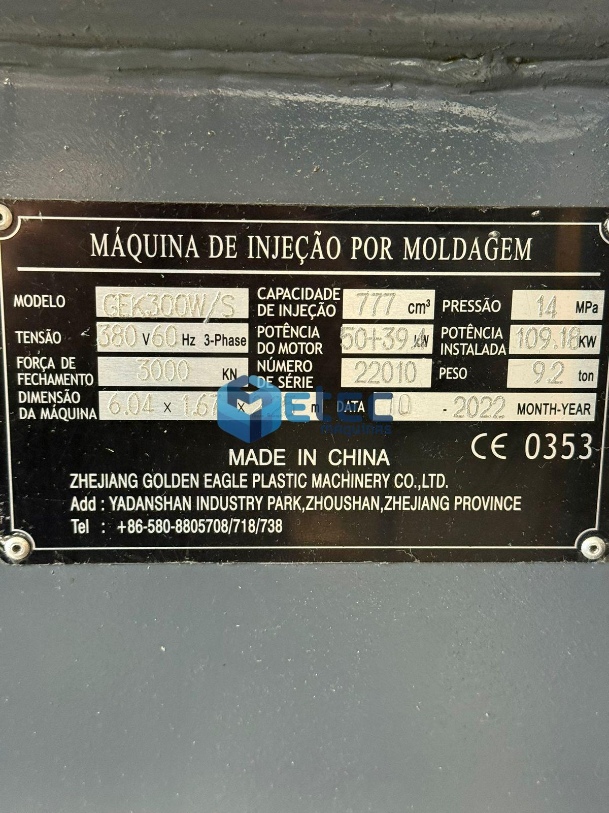 Injetora de Plásticos Golden Eagle GEK300W/S + Robô