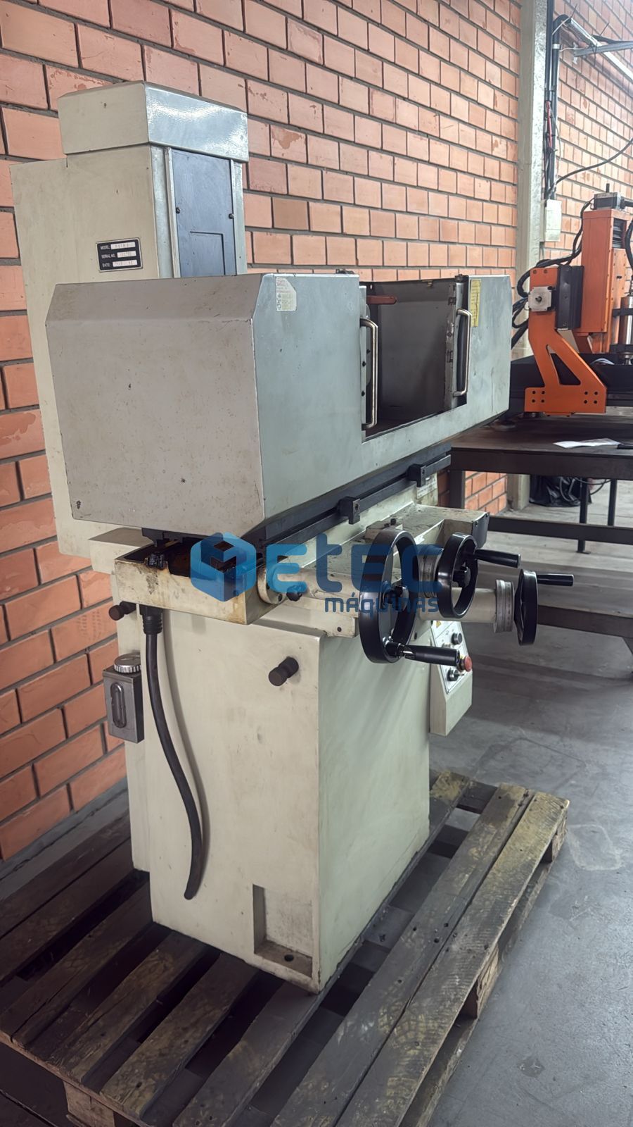 Retífica Plana Manual M618A