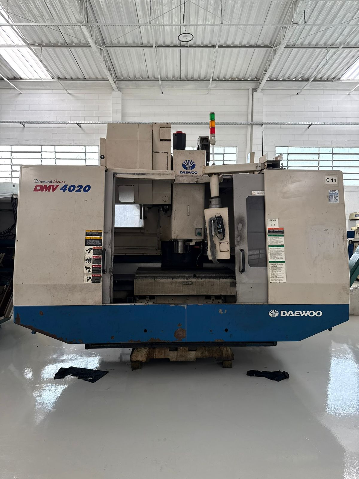 Centro de Usinagem Doosan Daewoo DMV 4020