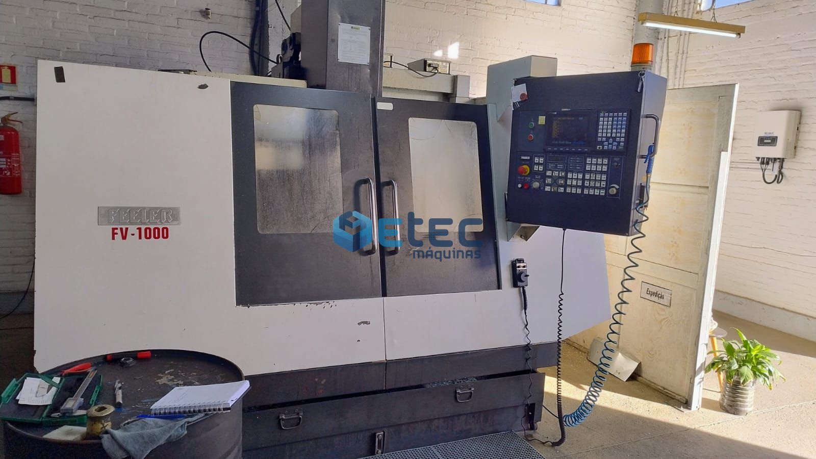 Centro de Usinagem Vertical Feeler FV-1000