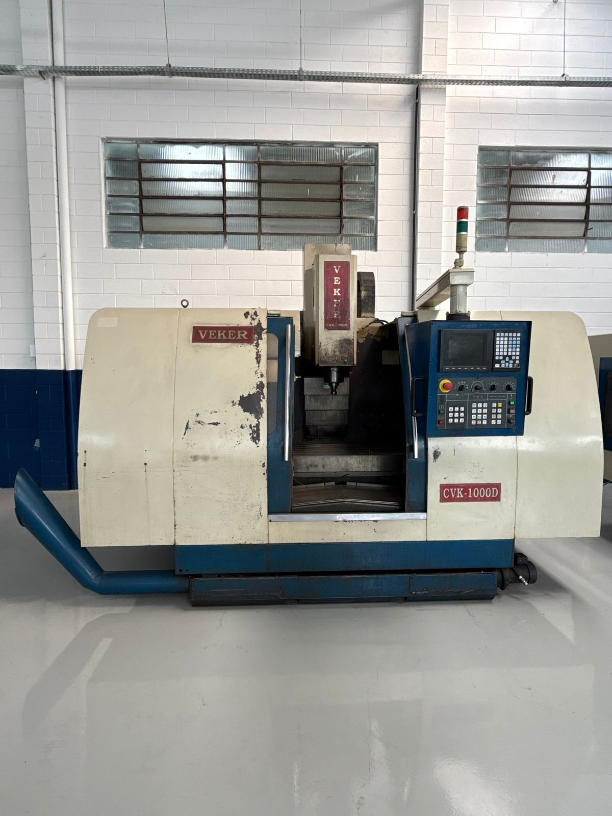 Centro de Usinagem Veker CVK1000D