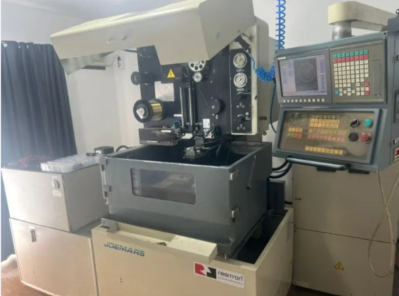 Eletroerosão a Fio Resitron 355S