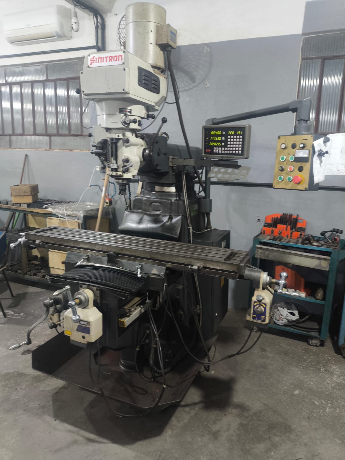Fresadora Ferramenteira Sinitron SI4 - ISO40