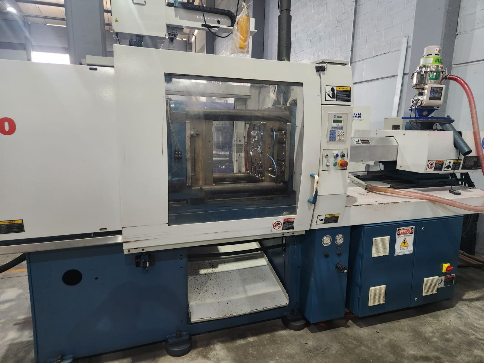 Injetora Romi Prática 170 Ton