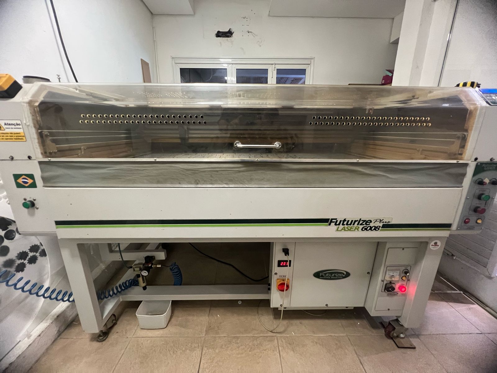 Máquina de Corte e Gravação Futurize Plus Laser 608